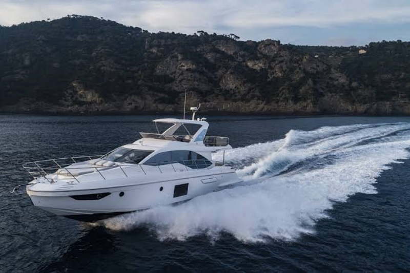 アジムット 55 Flybridge 