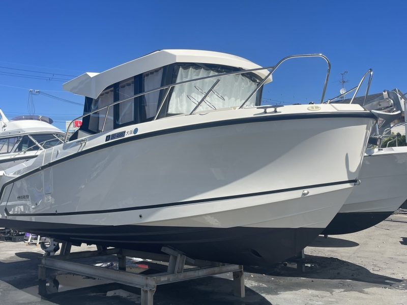 クイックシルバー 805 Pilothouse 