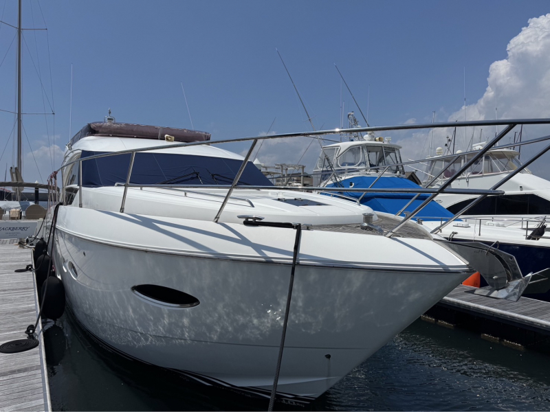 Princess Yachts 52