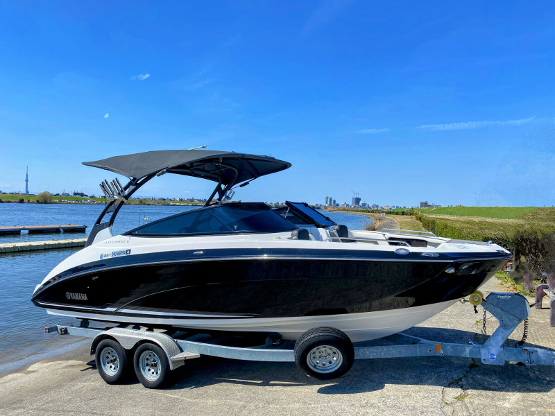 ヤマハ 242LTD写真