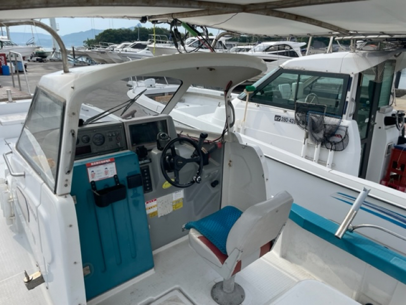 ヤンマー LF26Z 高馬力でトローリング機能付釣り機能満載艇 中古 ヤンマー LF26Z 高馬力でトローリング機能付釣り機能満載艇 中古