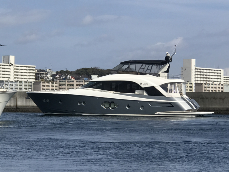 MONTECARLO YACHTS MCY70写真