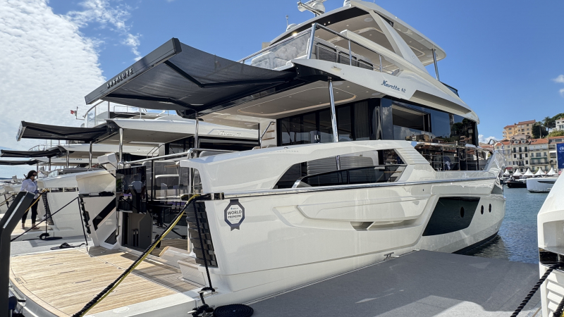 アブソルート Navetta62写真
