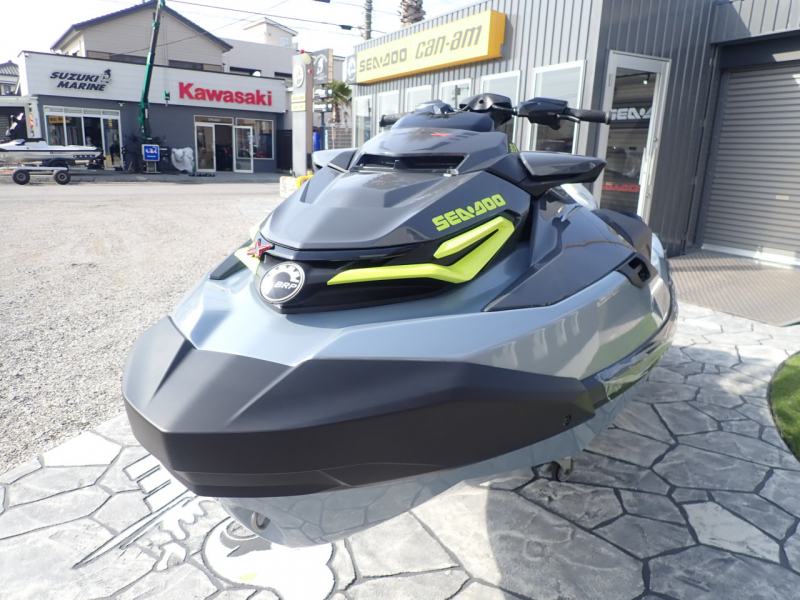 シードゥ RXT-X 325 2025年ﾓﾃﾞﾙのRXT-X325 ｱｲｽﾒﾀﾙ/ﾏﾝﾀｸﾞﾘｰﾝ　新艇です♪