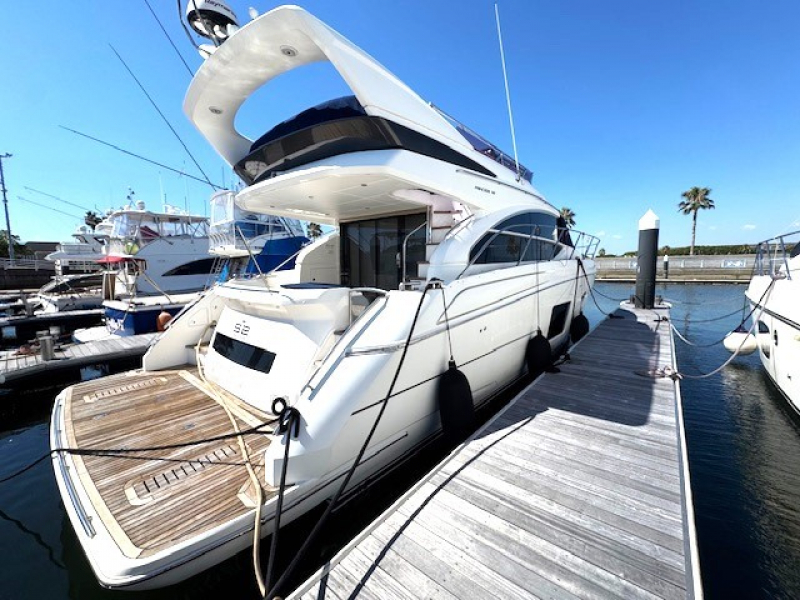 Princess Yachts 52