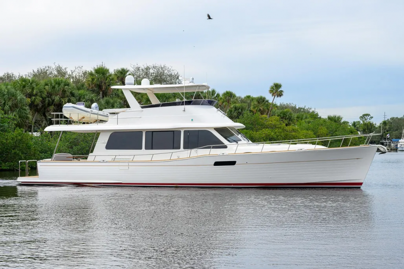 グランドバンクス GB60 中古艇情報　Grand Banks GB60 Flybridge　(保管場所：アメリカ）