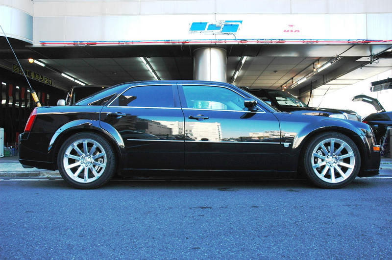 クライスラー300C SRT－8 ローダウンの巻き
