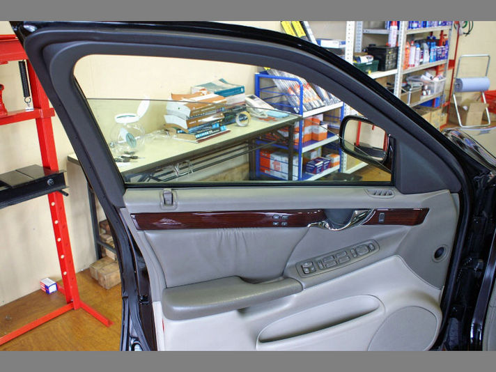 ☆01年 キャデラック ドゥビル パワーウィンドーレギュレーター交換☆