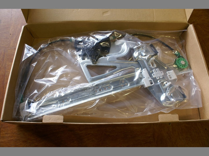 ☆01年 キャデラック ドゥビル パワーウィンドーレギュレーター交換☆