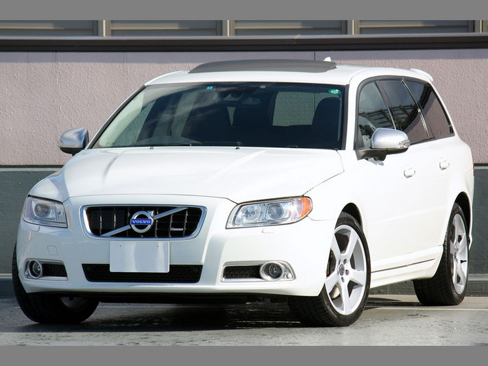 ボルボ　V70 V70（ボルボ）の歴代モデル・グレード別カタログ情報｜中古車