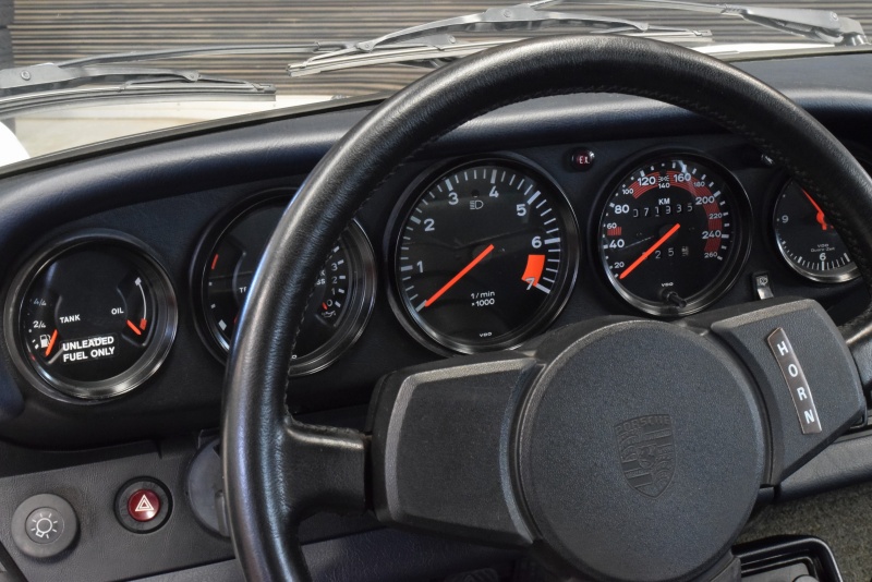 ポルシェ 911(Type930) Carrera 3.2 5MT ﾃﾞｨｰﾗｰ車 中古車 情報