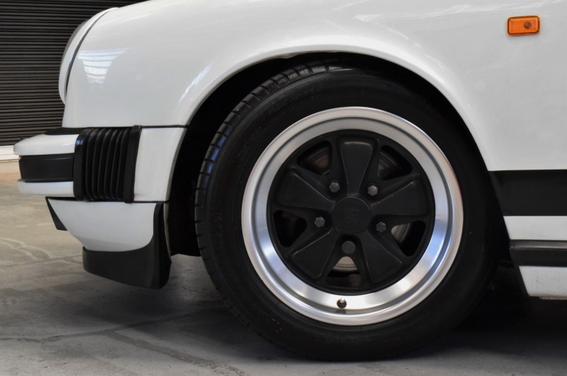 ポルシェ オーナーズマニュアル本国(ドイツ)911turboCarrera930 ポルシェ 911(Type930) Carrera 3.2 5MT ﾃﾞｨｰﾗｰ車 中古車 情報