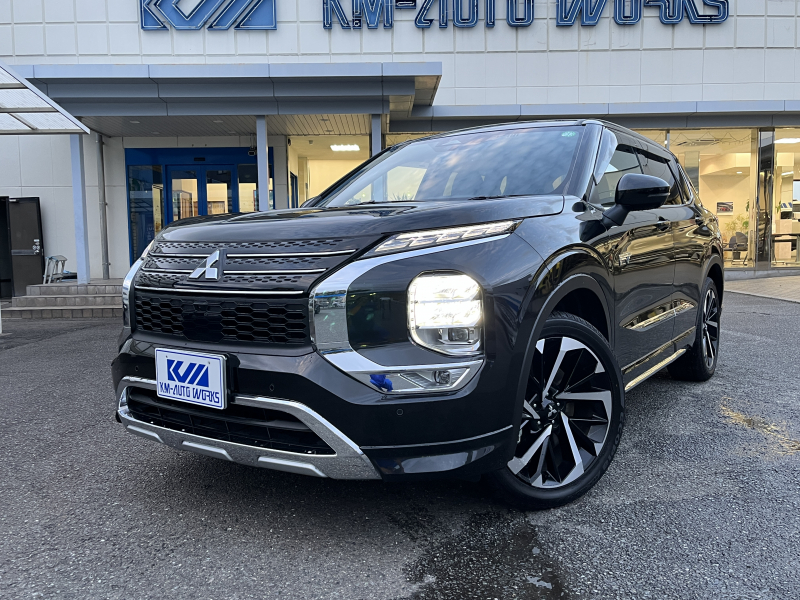 三菱 アウトランダー PHEV アウトランダー PHEV P 4WD BOSEサウンド アラウンドビューモニターヘッドアップディスプレイ