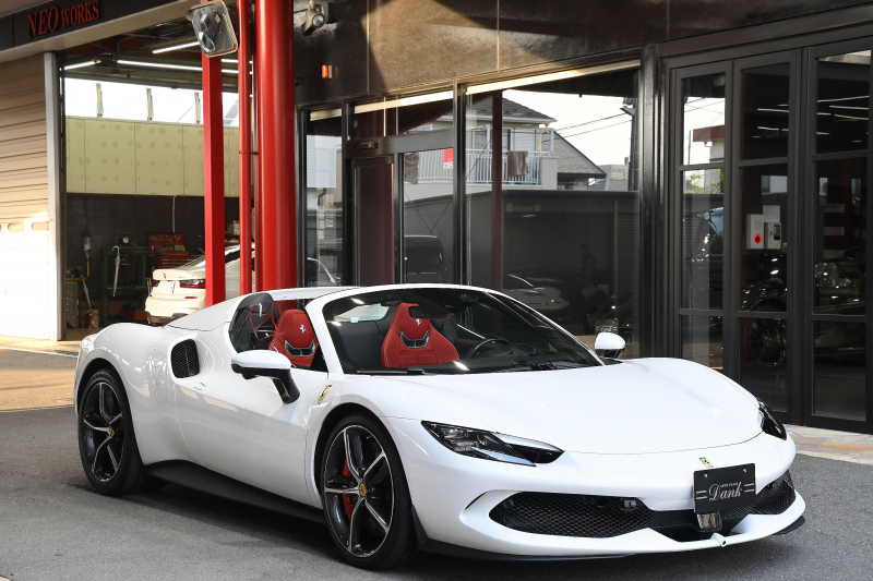 フェラーリ 296GTS ディーラー車　1オーナー　メーカー保証付き