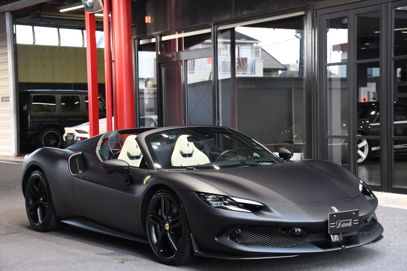 フェラーリ 296GTS ディーラー車　1オーナー　左ハンドル　オプション￥1562万     麻布店展示車両
