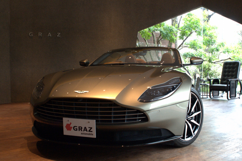 アストンマーティン DB11 Volante　ベンチレーション　ステアリングヒーター　右H　1オナ
