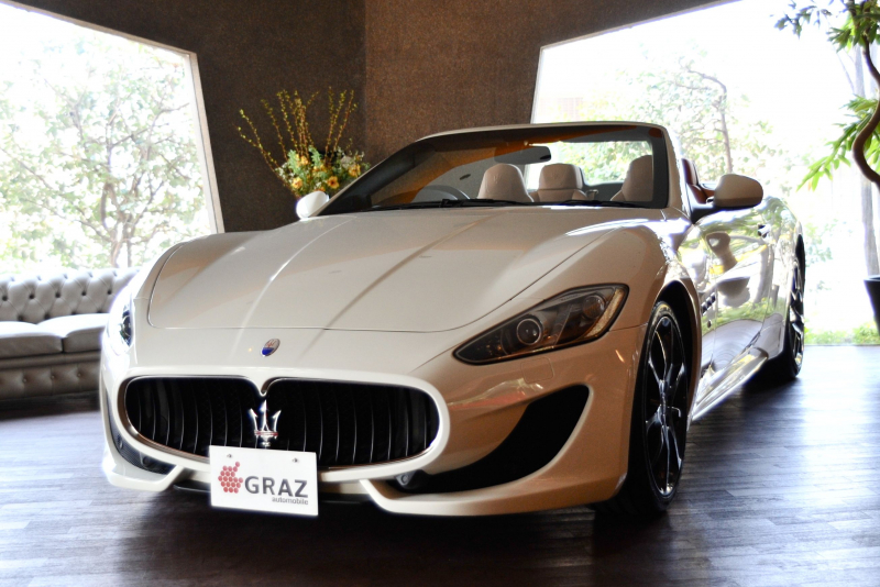 マセラティ グランカブリオ スポーツ　右ハンドル　純正ナビゲーション（仕様変更後Panasonic製モデル）