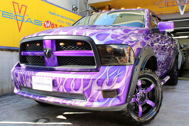 ダッジ ラム1500クワッドキャブ LARAMIE　5．7-HEMI　4WD　新車並行