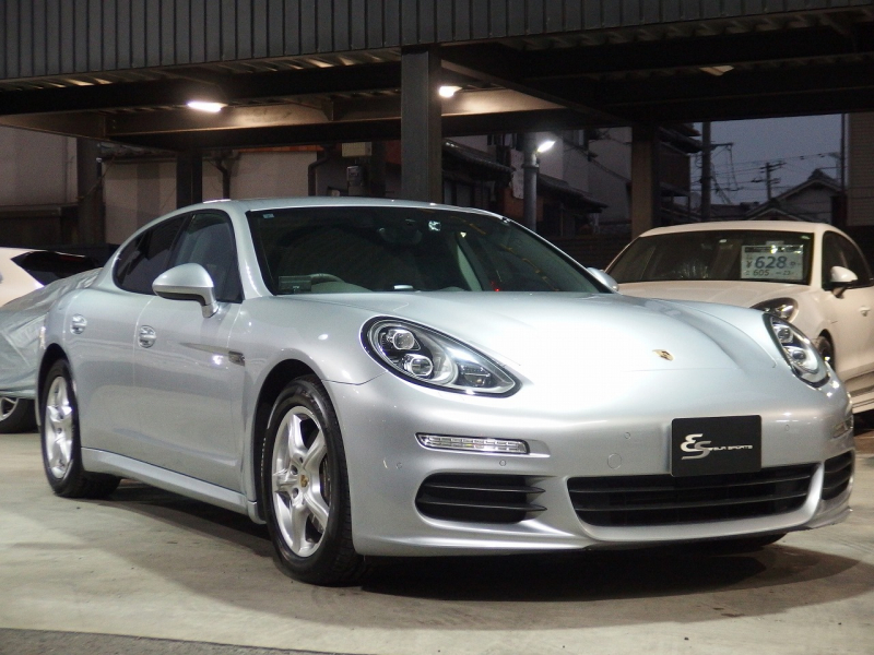 ポルシェ パナメーラ 正規ディーラー車　右ハンドル　PDK