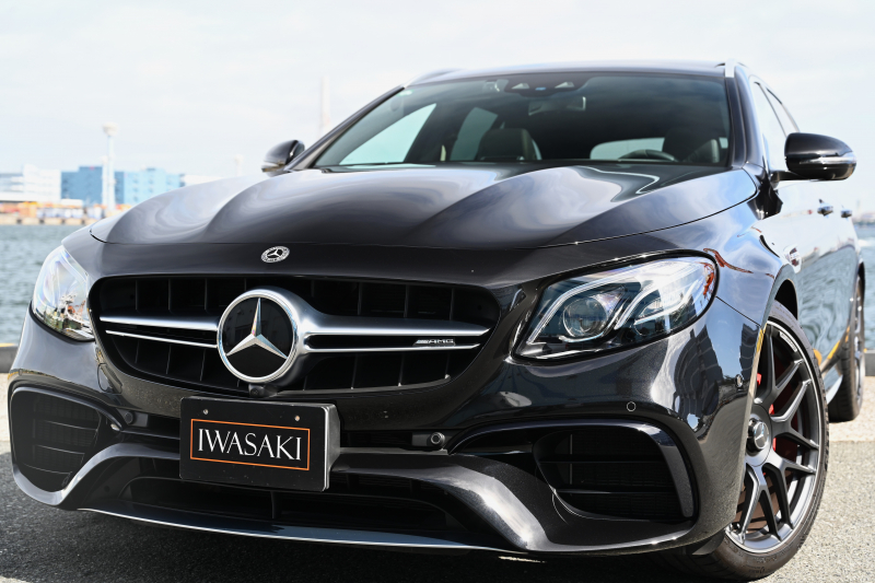 AMG Eクラス w213 AMG E63Sステーションワゴン 正規ディーラー車医療法人2オーナー禁煙車屋根保管雨天未使用車低走行2.4万Km大人気オプシディアンブラック＆黒本革エクスクルーシブPKG レッドキャリパー専用ブレーキ等新車時より毎年正規ディーラー徹底整備車両アルミガリ傷等一切無し超貴重モデル極上車豪華装備必見！！