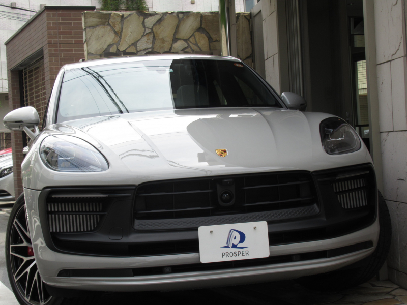 ポルシェ マカン GTS  スポーツクロノPKG  クレヨン  正規ディーラー車  オプション総額￥1,744,000-  ガレージ保管  禁煙車