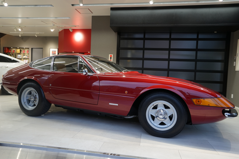 フェラーリ 365GTB/4 デイトナ RHD クラシケ取得済み 中古車