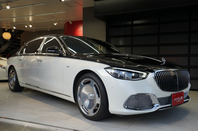 メルセデスマイバッハ Sクラス S680　4MATIC 　ファーストクラスPKG　V12エンジン　リアエンターテイメント　リア左右独立式シート（格納テーブル）　2トーンエクステリア　左ハンドル　