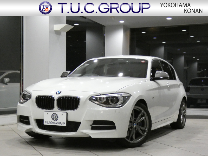 BMW 1シリーズ M135i 　ｺﾝﾌｫA ☆赤革 ﾋｰﾀｰ iDriveﾅﾋﾞ(NBT-EVO) BTｵｰﾃﾞｨｵ ☆Bｶﾒﾗ ☆TVﾁｭｰﾅｰ ｷｾﾉﾝ 専用ｴｸｽﾃﾘｱ&18AW 326ps　2年保証