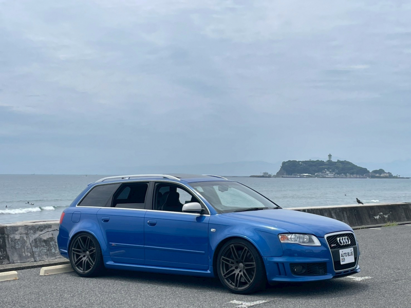 アウディ RS4アバント 4.2クワトロ