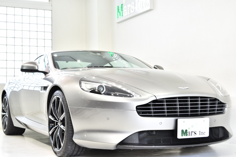 アストンマーティン DB9 GT タッチトロニック2 正規ディーラー車 後期最終型 547馬力 One-77ステアリング カーボンフロントスポイラー＆リアディフューザー  ヘッドレストGT刺繍 R7年11月整備＆コーティング実施 右ハンドル