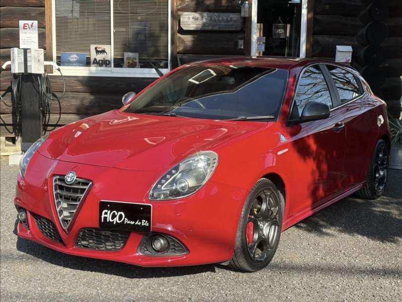 アルファロメオ ジュリエッタ クアドリフォリオ　ヴェルデ105thアニバサリEDII　ターボ　18インチアルミ　アルミ製専用エンブレム　レザーシート