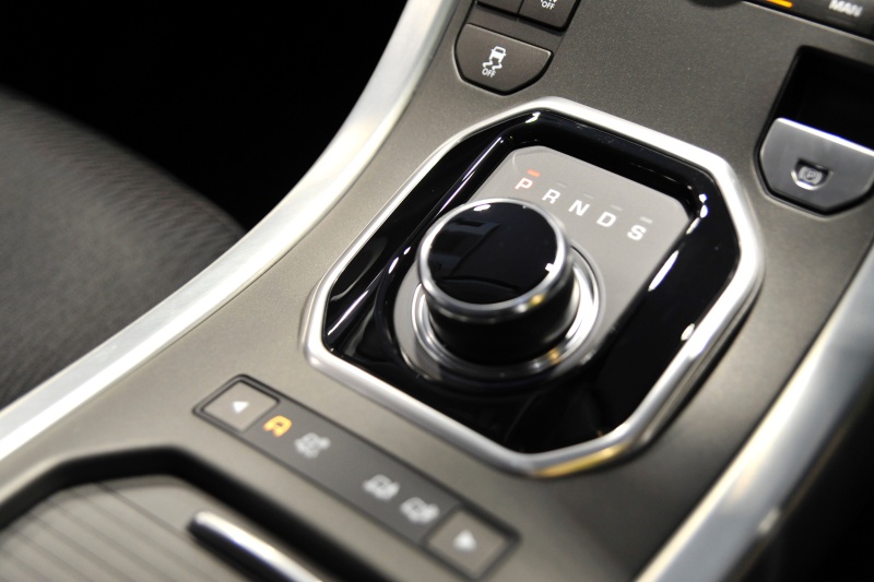 ランドローバー レンジローバー EVOQUE SE 2.0 P240 4WD SEテクノロジーパック パワーテールゲート シートヒーター 新車保証  中古車 情報 | グルック世田谷