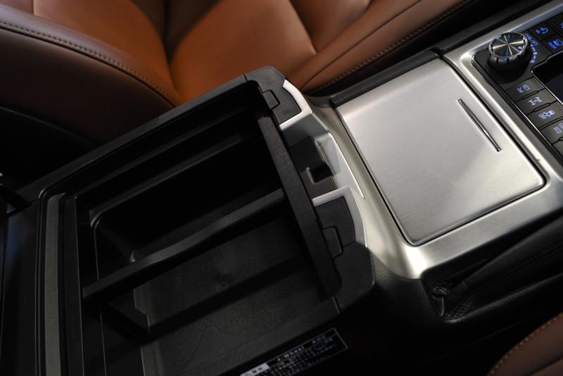 トヨタ ランドクルーザー 200 V8 ZX 電動ムーンルーフ リヤシート ...