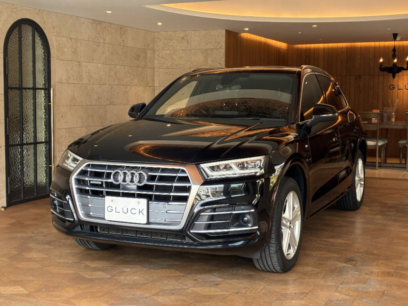 アウディ Q5 40TDIクワトロ スポーツSラインPKG 4WD　ディーゼルターボ 4WD　AudiバーチャルコックピットMMIナビ　アダプティブクルーズコントロール　アクティブレーンアシスト　パークアシスト　マルチカラーアンビエントアウディサイドアシスト　　ヒルディセント