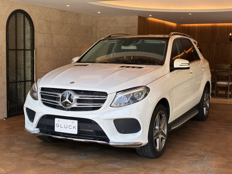 メルセデスベンツ GLE GLE350d　4マチックスポーツ  禁煙車／サンルーフ／本革シート／パワーシート／シートヒーター／全周囲カメラ／BSM／純正ナビ／アダプティブクルーズ／　ハーマンカードン　　純正HDDナビ地デジ　電動Rゲート　純正20インチAW