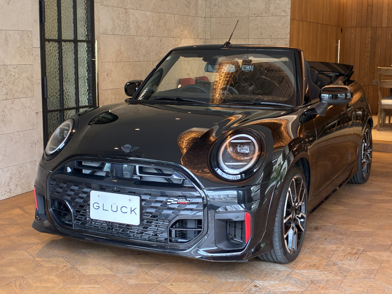 MINI(ミニ) ミニ コンバーチブル  ジョン・クーパー・ワークスDCT 1オーナー新車保障継承 禁煙車 電動トップ  harman/kardonサウンドシステム HUD 純正18インチAW センターマフラー 全周囲カメラ パークアシスト ヒーター付電動フロントシート 運転席シートメモリー ACC