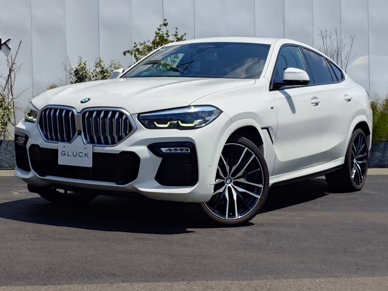 BMW X6 xドライブ35d Mスポーツ　1オーナー パノラマS/R プラスパッケージ　22インチAW クリスタルフィニッシュ リアブライド 保冷カップホルダー 4ゾーンエアコン アダプティブLED 360°カメラ　ドライビングアシスト ライブコックピット HUD 禁煙