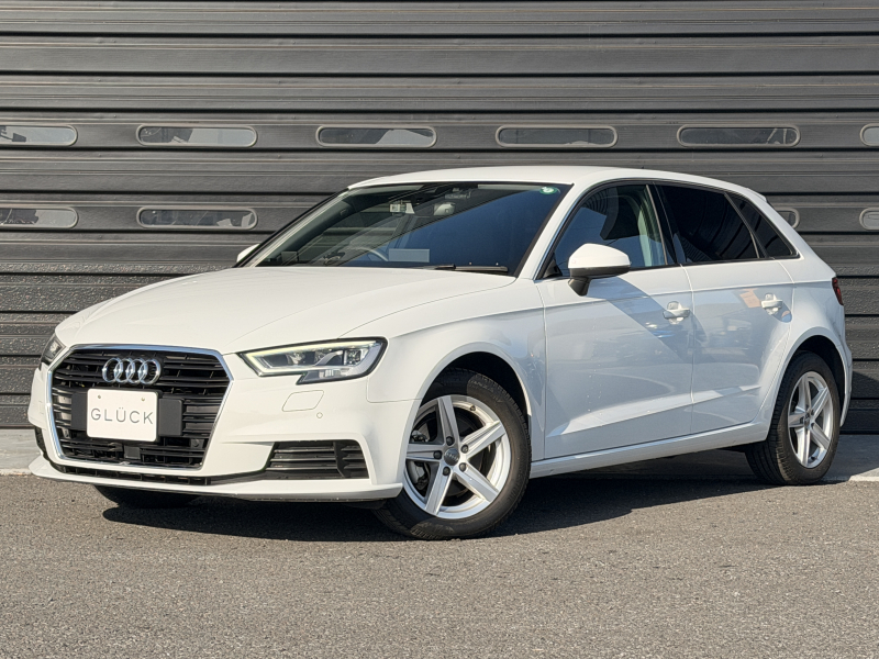 アウディ A3スポーツバック 30TFSI 1オーナー バーチャルコックピット ナビゲーションPKG コンビニエンスPKG LEDライトPKG アシスタンスPKG