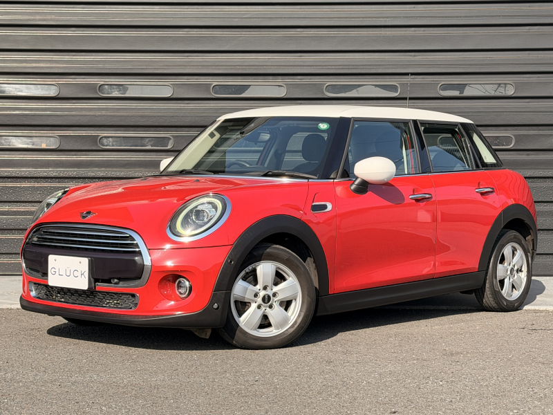 MINI(ミニ) ミニ クーパーD 5ドア　ホワイトルーフ＆ミラーキャップ ペッパーPKG  LEDライトPKG リアビューカメラ コンフォートアクセス ドライビングアシスト ナビゲーション