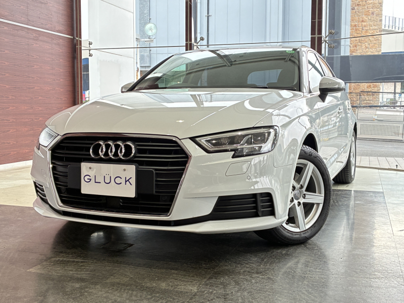 アウディ A3スポーツバック 30TFSI 1オーナー バーチャルコックピット ナビゲーションPKG コンビニエンスPKG LEDライトPKG アシスタンスPKG