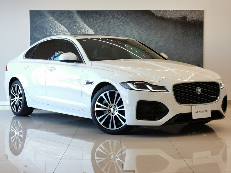 ジャガー XF RダイナミックSE2.0L P250 1オーナー スライディングパノラミックルーフ プライバシーガラス ステアリングホイール(ヒーター付) コンフィギュラブルダイナミクス 12ウェイ電動フロントシート(ヒーター メモリ付) MERIDIANサウンドシステム 禁煙車 エアクオリティセンサ 電動調整ステアリングコラム LEDヘッドライト