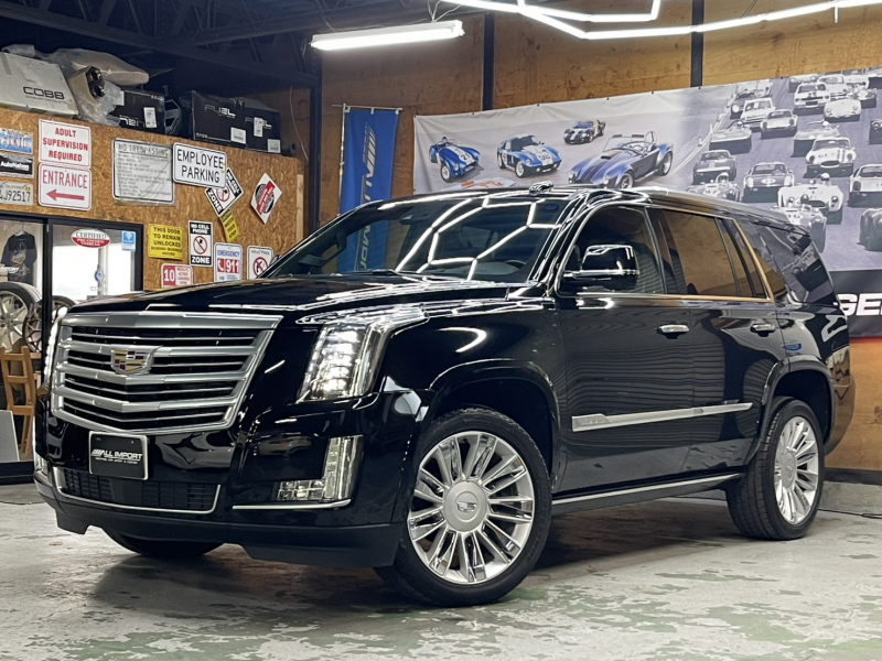 キャデラック エスカレード プラチナム　正規D車　CUE　カープレイ　リアエンター　黒内装　