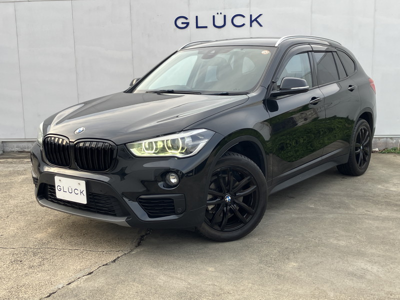 BMW X1 xドライブ18d 4WD   18インチ純正ブラックAW　ドライビング・パフォーマンス・コントロール　LEDヘッドライト　8.8インチ・コントロールディスプレイ　衝突回避・被害軽減ブレーキ　パーク・ディスタンス・コントロール  サンバイザー