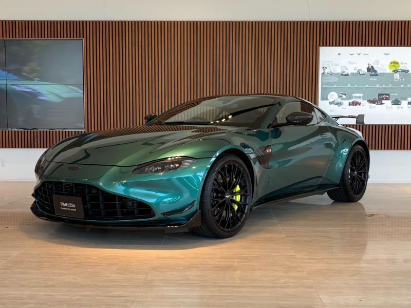 アストンマーティン V8 ヴァンテージ F1Edition 4.0L V8 RHD 2022MY 　元デモカー　インテリアパッケージ 2x2ツインサテンカーボンファイバー　認定中古車保証