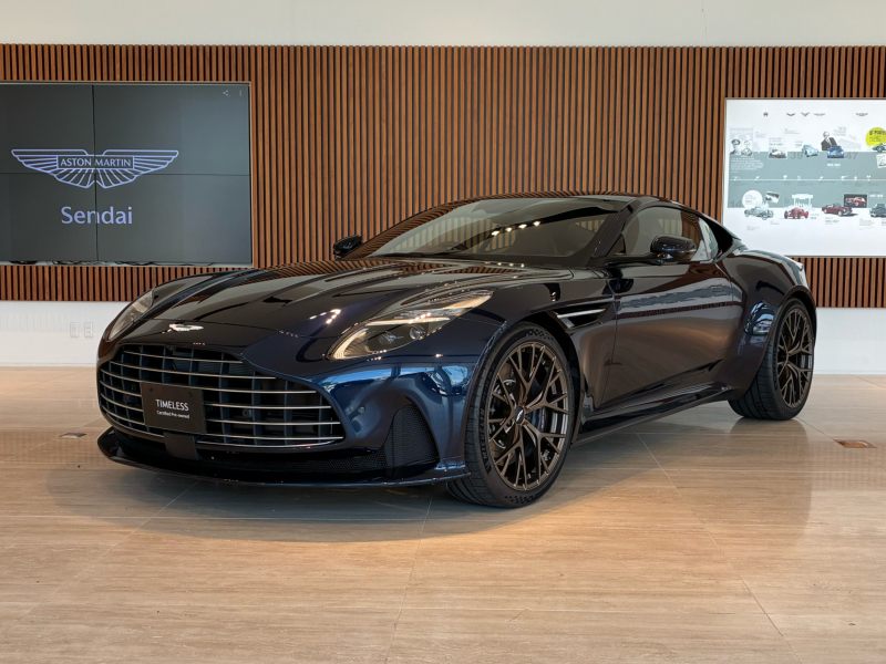 アストンマーティン DB12 4.0L V8 RHD 2026MY  ワンオーナー 元デモカー Bowers & Wilkins インテリアパック-2x2ツインサテンカーボンファイバー  インテリア- インスパイヤスポーツモノトーン21インチサテンブロンズホイール 新車保証継承