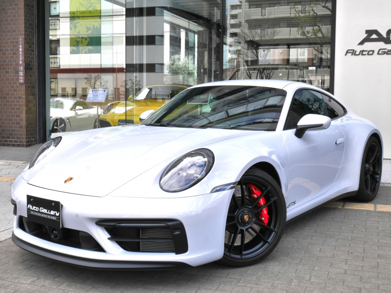 ポルシェ 911(Type992) カレラ4　GTS  スポーツクロノPKG　スポーツエグゾーストマフラー　F:20 R21 純正鍛造ホール　18WAYメモリー付きパワーシート　エントリードライブ　正規ディーラー車　正規ディーラー車　
