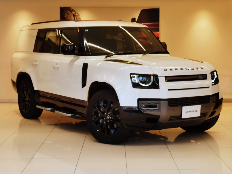 ランドローバー ディフェンダー 130 アウトバウンド 3.0L D300 AWD 1オーナー 黒革シート サンルーフ フロントシートヒーター＆クーラー MERIDIANサウンド フィックスドサイドステップ クリアサイトインテリアリアビューミラー 20インチアルミホイール ステアリングヒーター