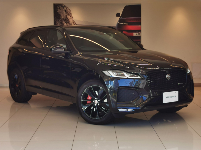 ジャガー F-PACE Rダイナミックブラック　Curated　For　Japan　 4WD 　1オーナー 茶革 サンルーフ　ブラックパック　アニメーションターンランプ　コールドクライメートパック　ワイヤレスデバイスチャージング 電動調整ステアリングコラム 12ウェイ電動フロントシート ステアリングH