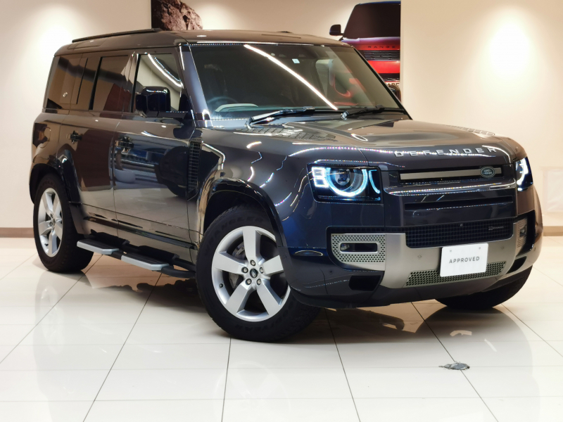 ランドローバー ディフェンダー 110 XダイナミックHSE 3.0L D300 AWD 1オーナー 灰シート サンルーフ フロントシートヒーター＆クーラー 電子制御エアサスペンション フィックスドサイドステップ ヘッドアップディスプレイ MERIDIANサウンド 20インチアルミホイール