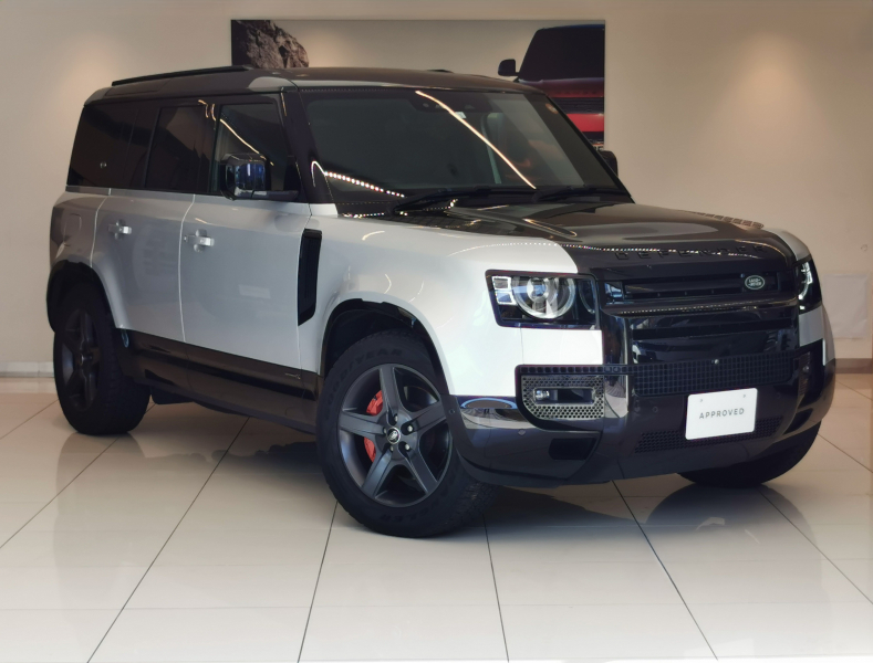 ランドローバー ディフェンダー X 3.0L D300 AWD 1オーナー 黒革シート サンルーフ フロントシートヒーター＆クーラー、リアシートヒーター MERIDIANサラウンド センターコンソール急速クーラーBOX 20インチアルミホイール ブラックエクステリアパック ヘッドアップディスプレイ